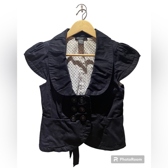 Black Structured Vest - Picture 3 of 6